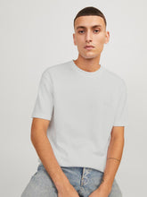 Ladda upp bild till gallerivisning, model_shot-creative