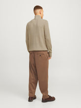 Ladda upp bild till gallerivisning, model_shot-back