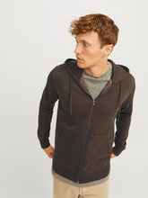 Ladda upp bild till gallerivisning, model_shot-creative