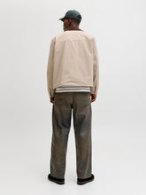 Ladda upp bild till gallerivisning, model_shot-back