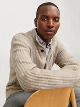 Ladda upp bild till gallerivisning, model_shot-creative