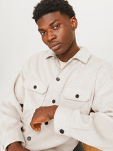 Ladda upp bild till gallerivisning, model_shot-creative