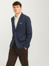 Ladda upp bild till gallerivisning, model_shot-creative