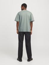 Ladda upp bild till gallerivisning, model_shot-back