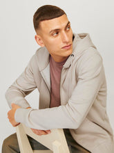 Ladda upp bild till gallerivisning, model_shot-creative