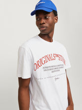 Ladda upp bild till gallerivisning, model_shot-creative