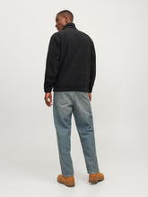 Ladda upp bild till gallerivisning, model_shot-back