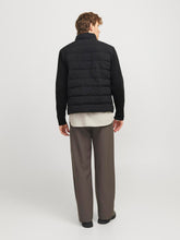 Ladda upp bild till gallerivisning, model_shot-back