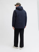 Ladda upp bild till gallerivisning, model_shot-back