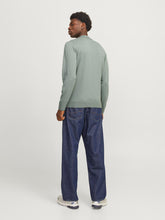 Ladda upp bild till gallerivisning, model_shot-back