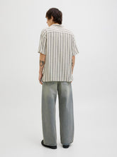 Ladda upp bild till gallerivisning, model_shot-back