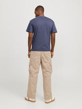 Ladda upp bild till gallerivisning, model_shot-back