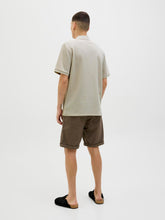 Ladda upp bild till gallerivisning, model_shot-back