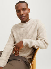 Ladda upp bild till gallerivisning, model_shot-creative