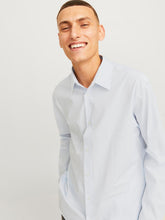 Ladda upp bild till gallerivisning, model_shot-creative