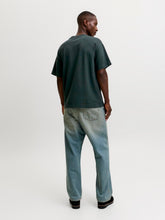 Ladda upp bild till gallerivisning, model_shot-back
