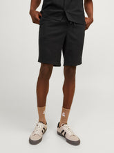 Ladda upp bild till gallerivisning, model_shot-front
