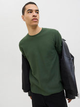 Ladda upp bild till gallerivisning, model_shot-creative
