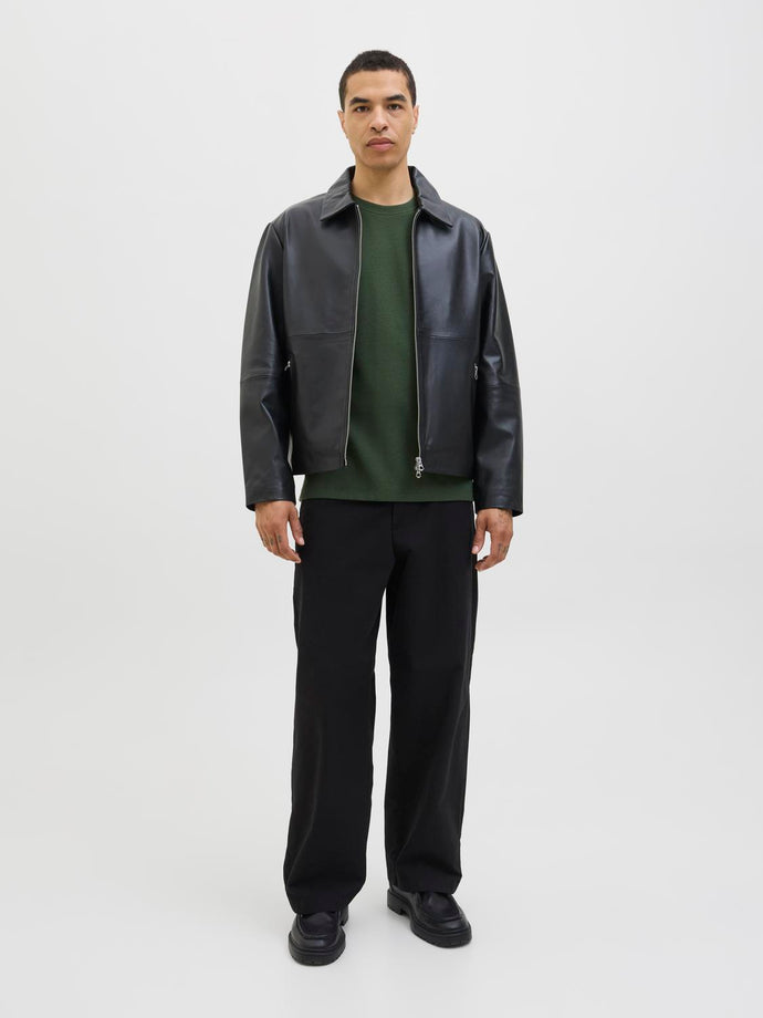 model_shot-front_full