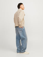 Ladda upp bild till gallerivisning, model_shot-back
