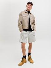 Ladda upp bild till gallerivisning, model_shot-creative
