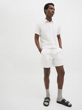 Ladda upp bild till gallerivisning, model_shot-creative
