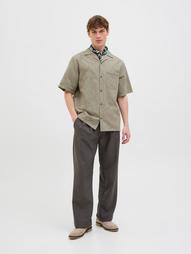 model_shot-front_full