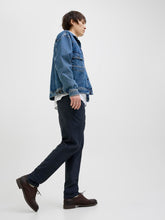 Ladda upp bild till gallerivisning, model_shot-creative
