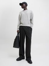 Ladda upp bild till gallerivisning, model_shot-creative
