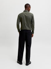 Ladda upp bild till gallerivisning, model_shot-back
