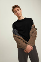Ladda upp bild till gallerivisning, model_shot-creative

