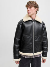 Ladda upp bild till gallerivisning, model_shot-creative
