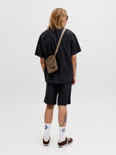 Ladda upp bild till gallerivisning, model_shot-back
