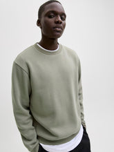 Ladda upp bild till gallerivisning, model_shot-creative
