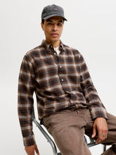 Ladda upp bild till gallerivisning, model_shot-creative

