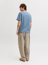 Ladda upp bild till gallerivisning, model_shot-back
