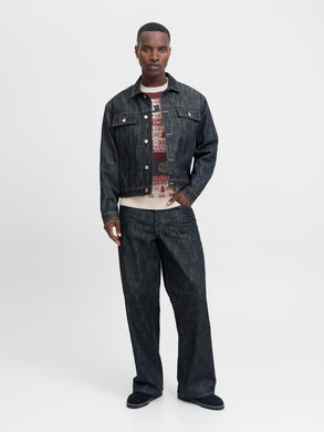 model_shot-front_full