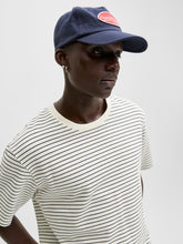 Ladda upp bild till gallerivisning, model_shot-creative
