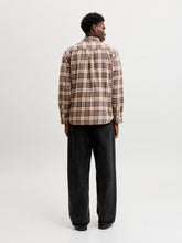 Ladda upp bild till gallerivisning, model_shot-back
