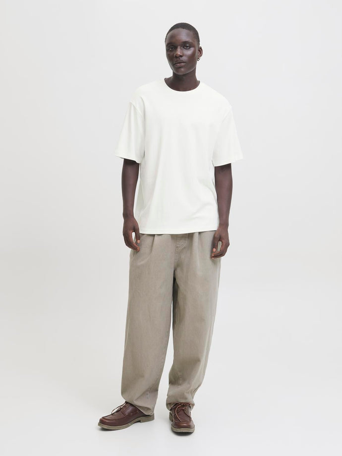 model_shot-front_full