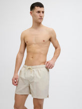 Ladda upp bild till gallerivisning, model_shot-creative
