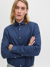 Ladda upp bild till gallerivisning, model_shot-creative
