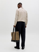 Ladda upp bild till gallerivisning, model_shot-back
