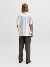 Ladda upp bild till gallerivisning, model_shot-back
