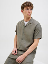Ladda upp bild till gallerivisning, model_shot-creative
