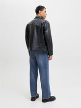 Ladda upp bild till gallerivisning, model_shot-back
