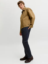 Ladda upp bild till gallerivisning, model_shot-creative
