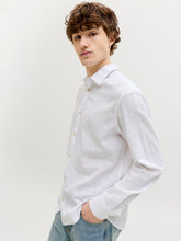 Ladda upp bild till gallerivisning, model_shot-creative
