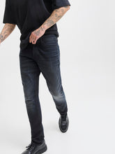 Ladda upp bild till gallerivisning, model_shot-creative
