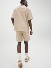 Ladda upp bild till gallerivisning, model_shot-creative
